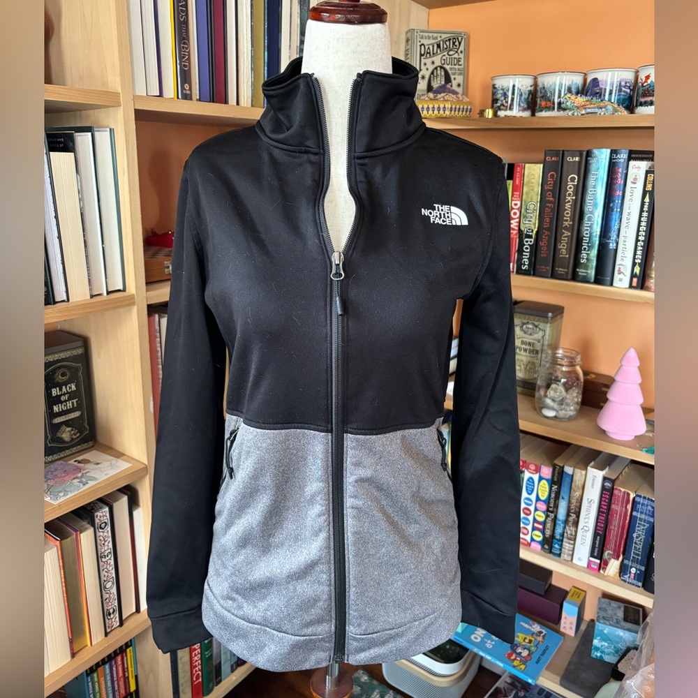 North Face Lightweight Athletic Jacket - image 1